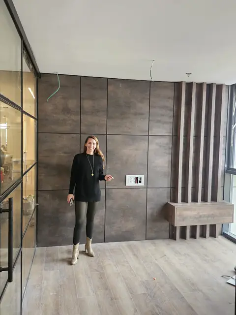 חיפוי קיר מעץ בעבודת איפאה נגרים